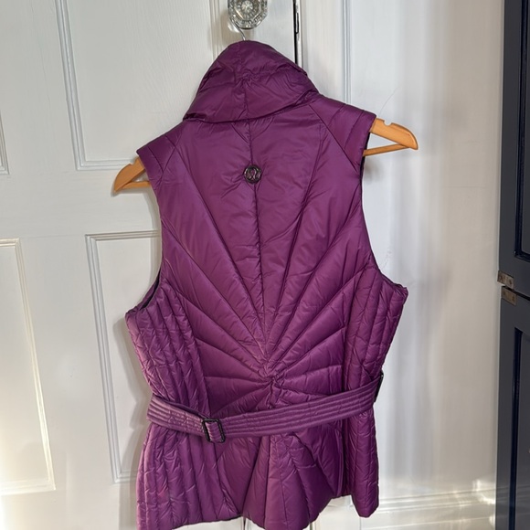 Reversible Lululemon Vest - Picture 8 of 8